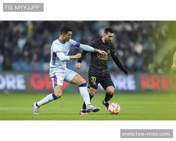 当传奇谢幕时足球巨星离别背后的人生故事与无限惋惜